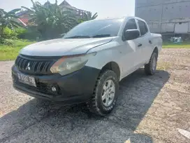 Strada Triton 4x4  HDX asli Jkt