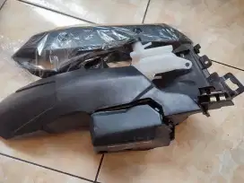 Paket Spakbor kolong Vario 125/150 & Tutup knalpot