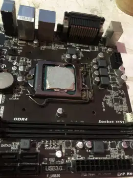 Motherboard dan Prosesor Intel Core i5 7400