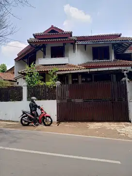 Rumah Di Jalan Utama Cigadung Raya Cocok Untuk Hunian Kantor