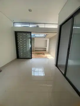 Rumah Minimalis di Cluster Flora Summarecon Bandung