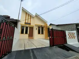JUAL RUMAH SIAP HUNI LT 85 HOOK DI PERUMAHAN BEKASI TIMUR REGENCY