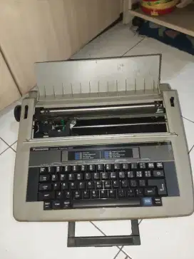 Mesin Tik Listrik Panasonic R 305