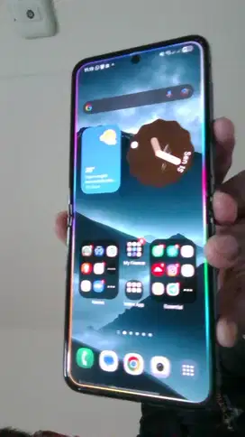 Samsung Galaxy Z Flip5 256GB — Mulus, Lengkap, Siap Pakai!