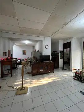 Dijual cepat rumah hoek lt.213m di Villa Melati Mas hanya 2 M