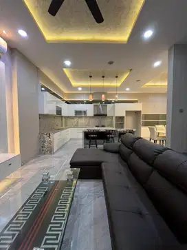 VILLA FURNISH CANTIK 3 LANTAI KOMPLEK CITRALAND GAMA CITY
