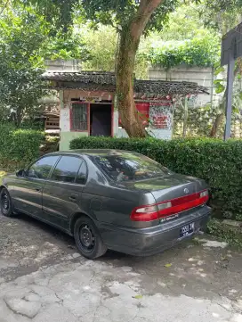 Dijual mobil sedan corona absolute 2.0 AT