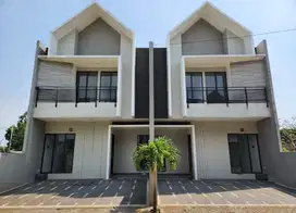 Dijual Rumah Ready Stock 2 Unit 100% Baru di Batununggal