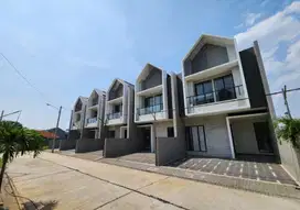 Dijual Rumah Ready Stock 6 Unit 100% Baru di Batununggal