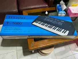 Jual Keyboard Piano electronic 49 tuts T5000 bekas