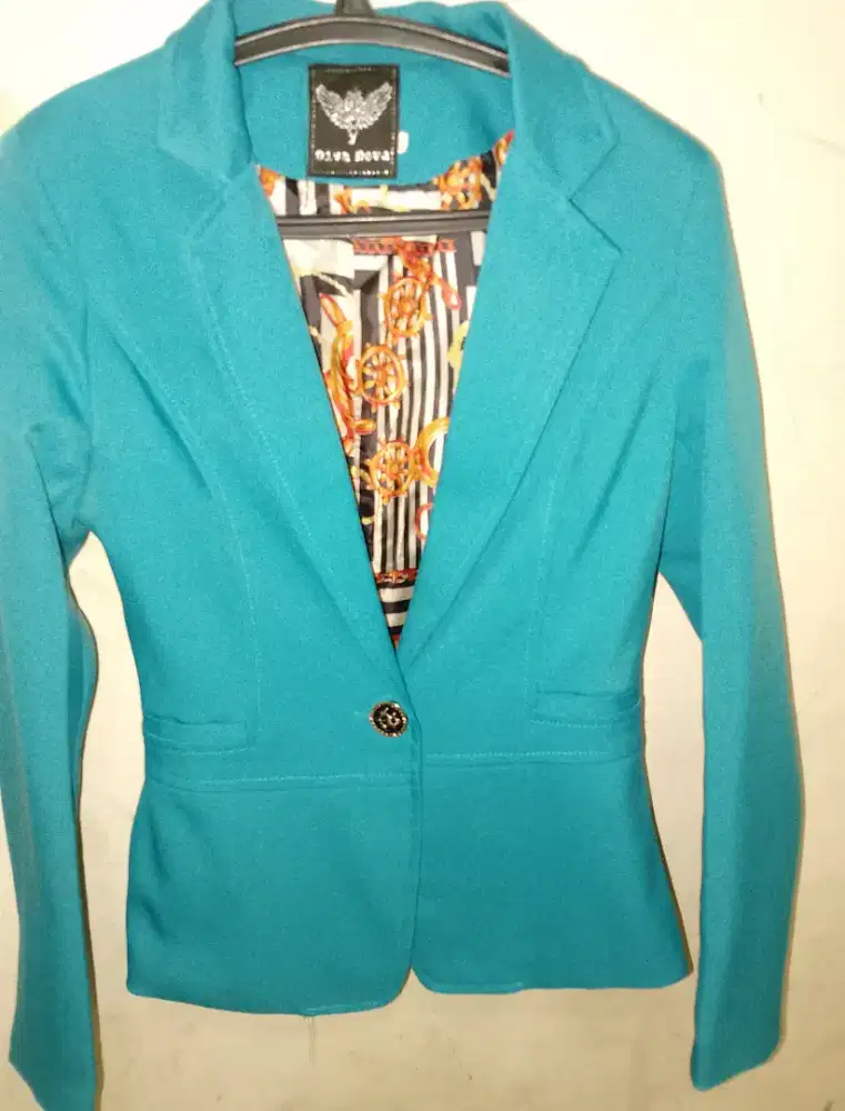 Blazer Wanita Cantik
