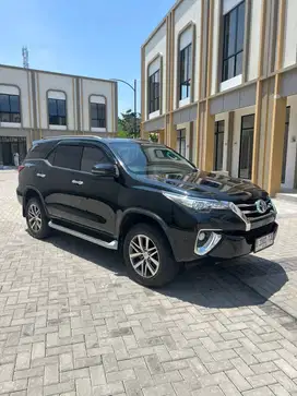 [BARANG BAGUS] Toyota Fortuner VRZ 2.4 Diesel AT 2019