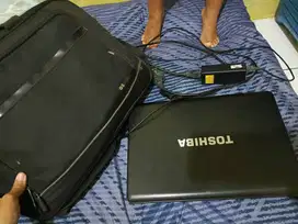 DIJUAL !! Laptop Toshiba Satellite C600 !!