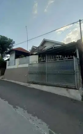 Rumah Bagus Ada Gazebo Dekat Indogrosir dan Jalan Raya Propinsi