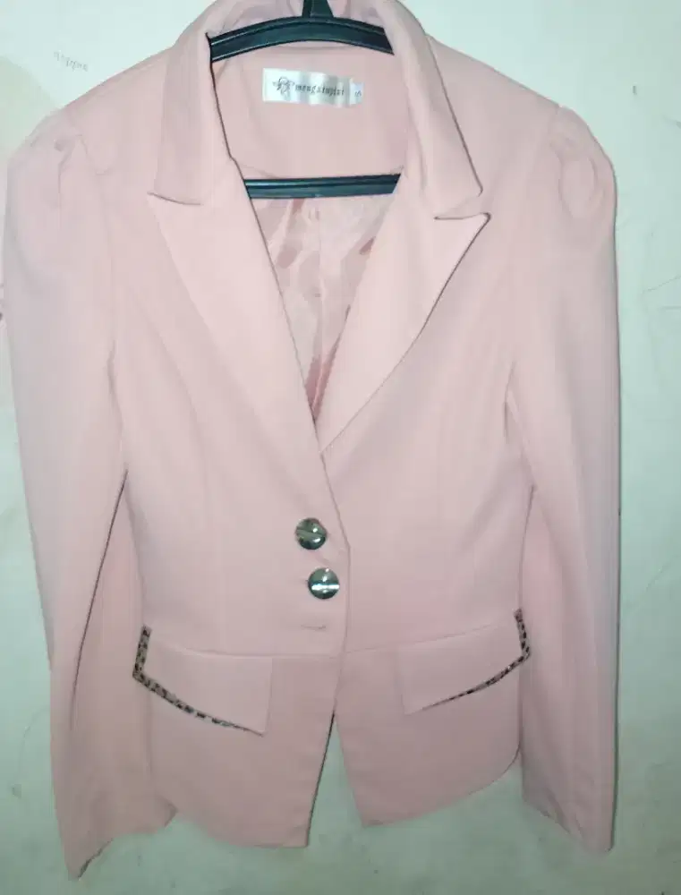 Blazer Wanita Cantik