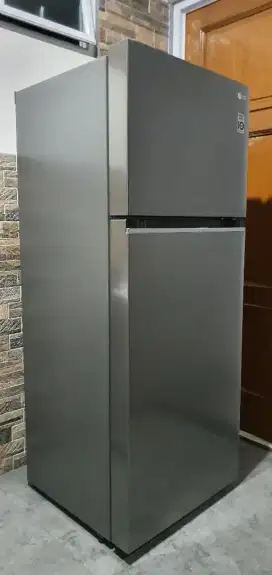 Kulkas LG 2 pintu smart inverter