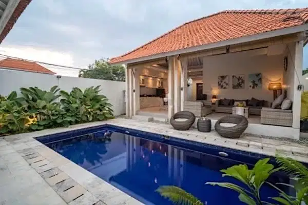 Monthly and Yearly 3 Bedroom Villa Bumbak Umalas