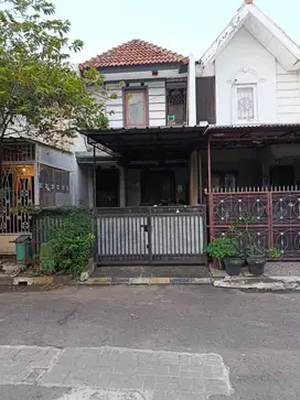 Rumah 2,5 lantai, dekat pintu tol karang tengah