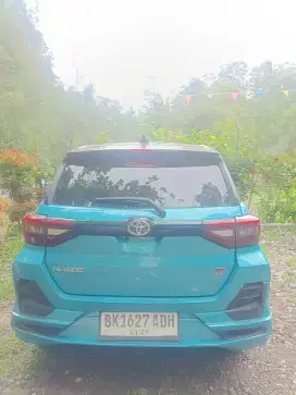Toyota Raize 1.0 T S CVT matic A/T Hitam Biru Metalik