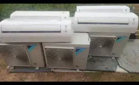 Daikin 1 pk ready mulus dan garansi
