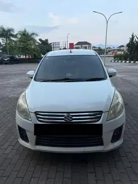 Mobil Suzuki ertiga GX