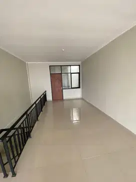 Ruko Gandeng baru siap pakai Marunda Center hadap jalan besar