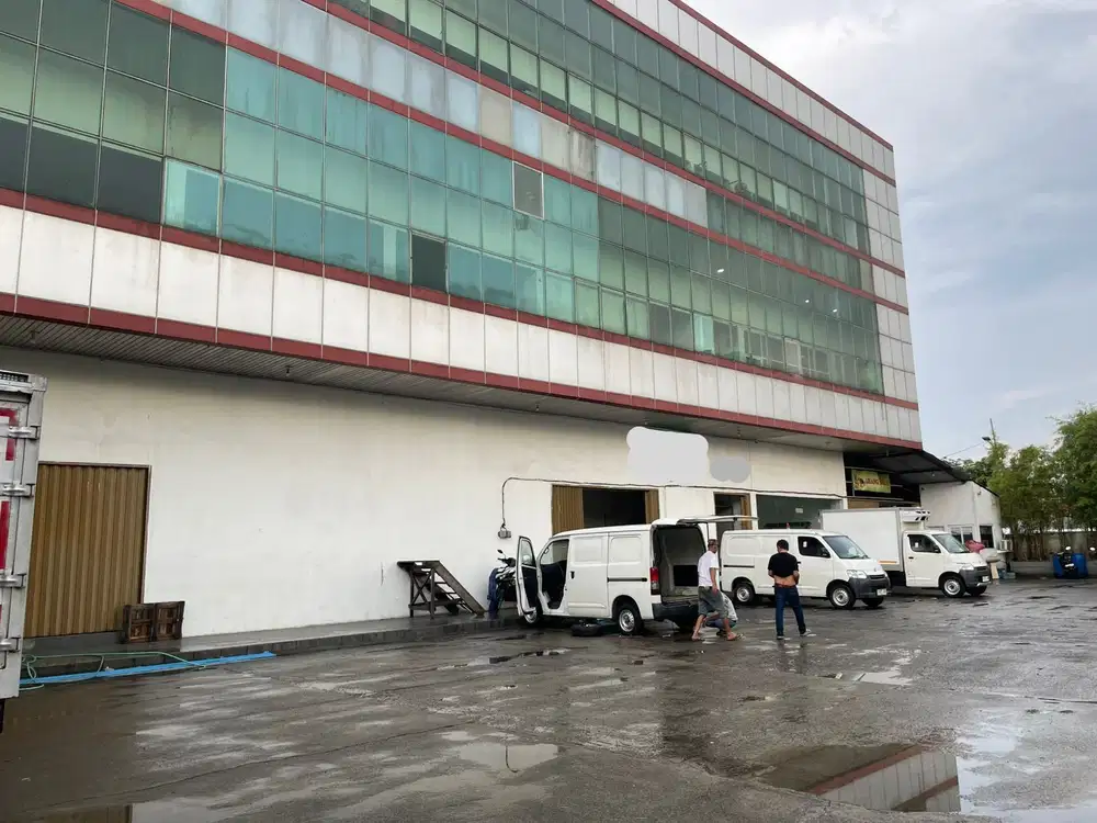 Ruko gandeng berbentuk gedung sunter kemayoran rapih siap pakai