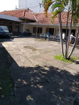 Dijual Rumah Lama Lokasi Komersial Pusat Kota Surabaya