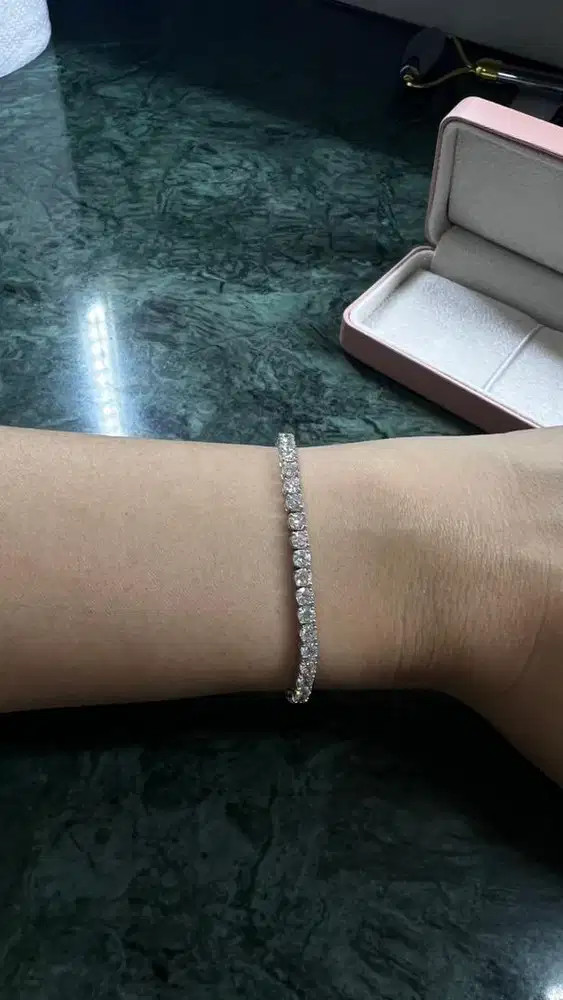 Gelang tenis Berlian (Tennis Bracelet)