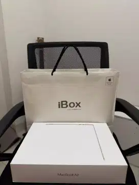 Dijual Macbook Air Garansi IBox mulus 99% pakai pribadi
