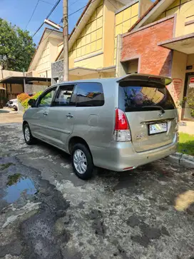 Toyota Kijang Innova 2009 Bensin