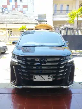 Toyota Vellfire 2.5 Hybrid 2024 excecutive lounge KM 2.000