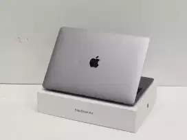 TYPE LAPTOP: MACBOOK AIR M1 2020