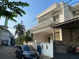 Di Jual Rumah Mewah Puri Gading