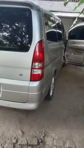 Nissan Serena 2011 Bensin