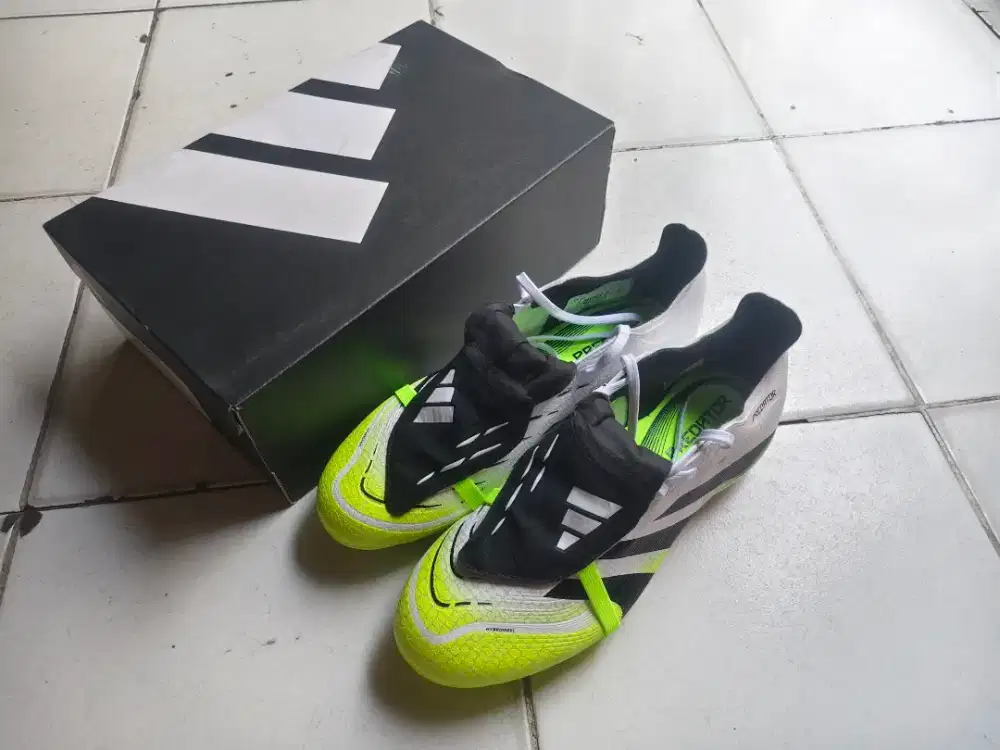Sepatu bola Adidas Predator League size 43 1/3 baru