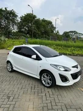 Fore sale Mobil mazda2