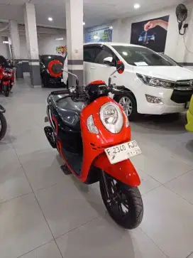 Merah Merona bikin jalanan ikut bersemangat –Scoopy Stylish 2023