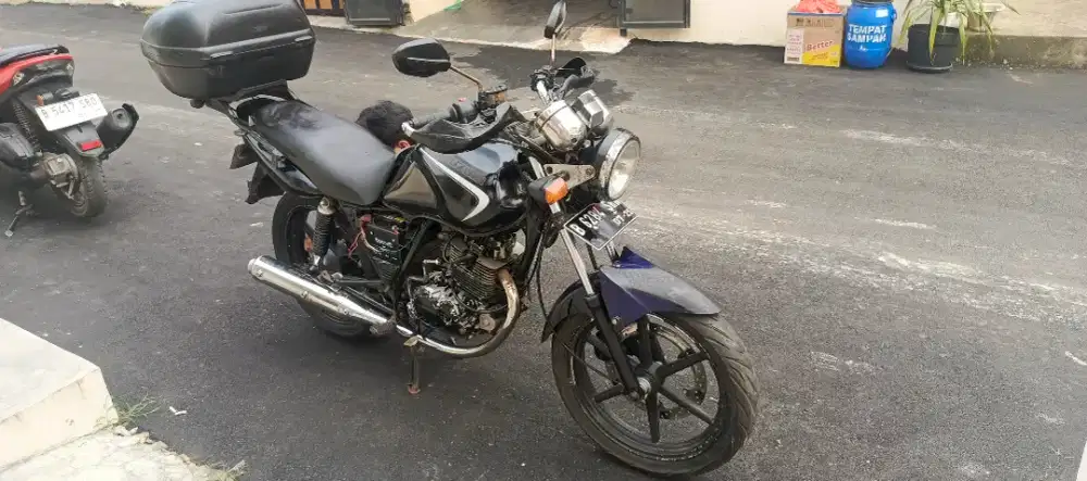 Suzuki Thunder Touring 2005
