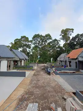 RUMAH BARU CLUSTER SIAP HUNI DEKAT UNNES GUNUGPATI