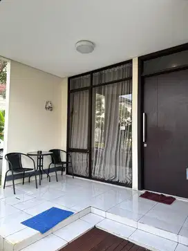 Disewakan rumah 2lt hook furnish + elektronik Lavon 1 minimal 2th