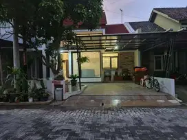 Rumah siap huni, lokasi di cluster exclusive colomadu solo