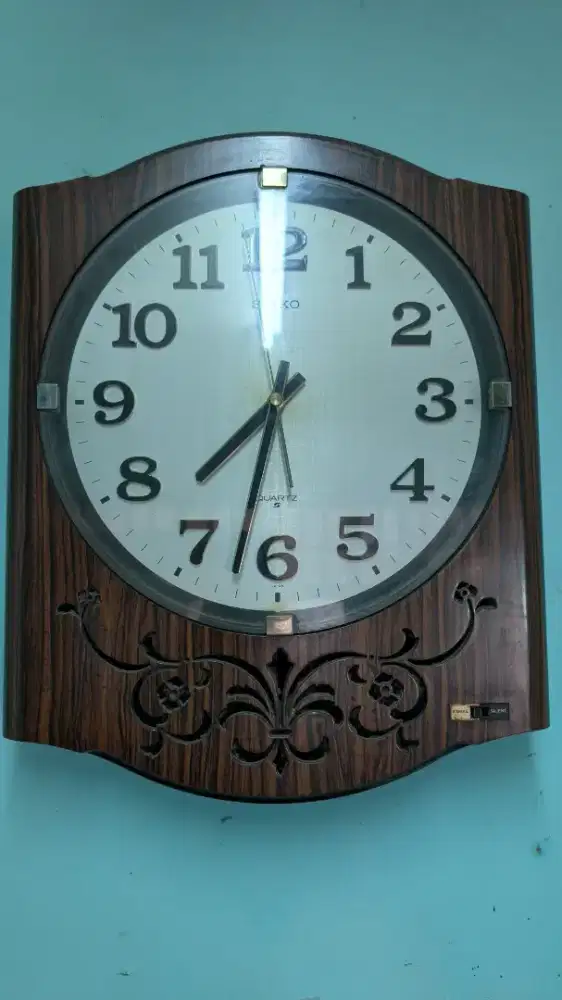 Jam Dinding Antik