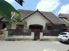 RUMAH MURAH STRATEGIS DEKAT JL RAYA KADISOKA MAGUWOHARJO SLEMAN YOGYA