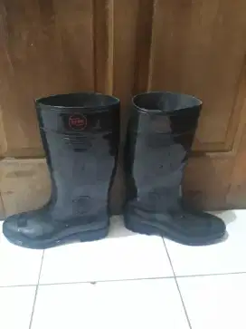 Dijual sepatu pria