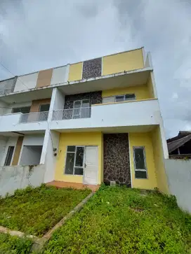 Dijual Rumah Strategis di Bumiayu Gadang
