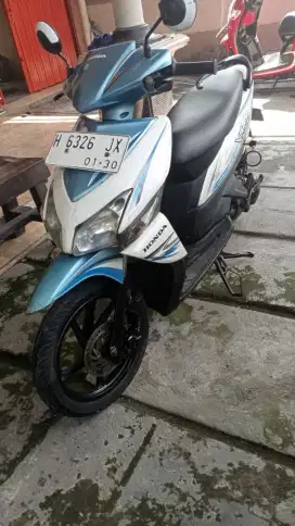 Vario putih biru