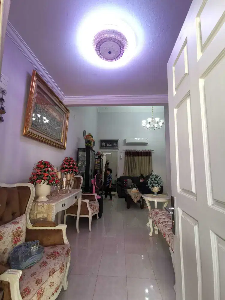 RUMAH di RAFFLES HILLS, MURAH, Rapih
