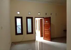 Rumah Bagus 4 Kamar Tidur dalam Cluster Jakal km 13 dekat RS Gramedika