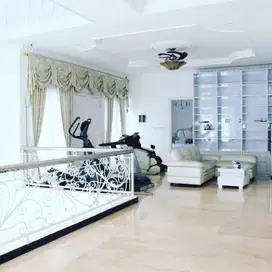 Rumah Mewah Bergaya Eropa di Komplek Elite Billy Moon DISEWAKAN/thn